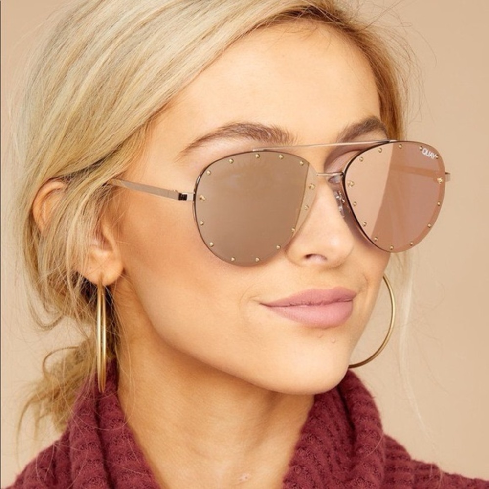 Limited no longer available through seller Quay x Jaclyn Hill Roxanne sunnies!